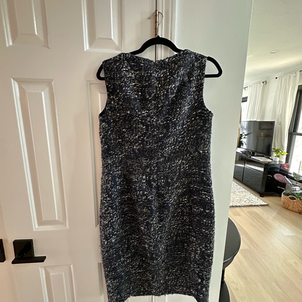 $1250 Akris Punto Black Bouclé Tweed Sheath Dress Sleeveless V-Neck Size US 12 - Picture 7 of 10